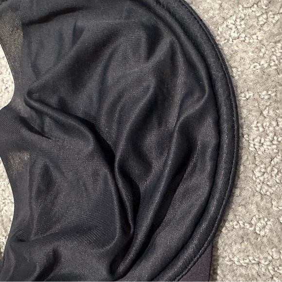 SKIMS No show molded Balconette Underwire Bra - Onyx (black) - 40D - Picture 3 of 6